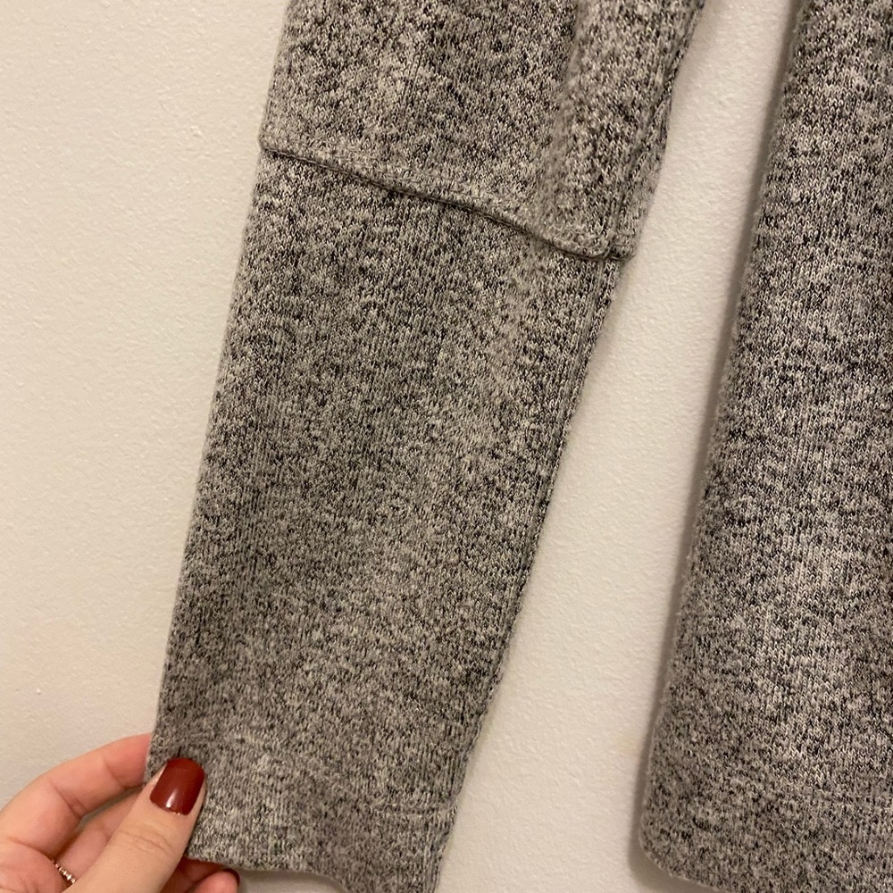 Rails Soft Flowy Long Sleeve Solid Grey V-Neck To… - image 4